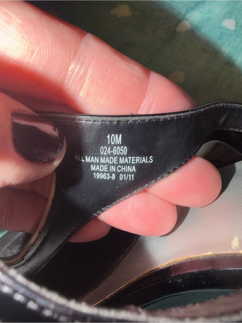 Sz 10 Women’s Black Wedge Thong Sandals. Has comfort pad and non slip pad added